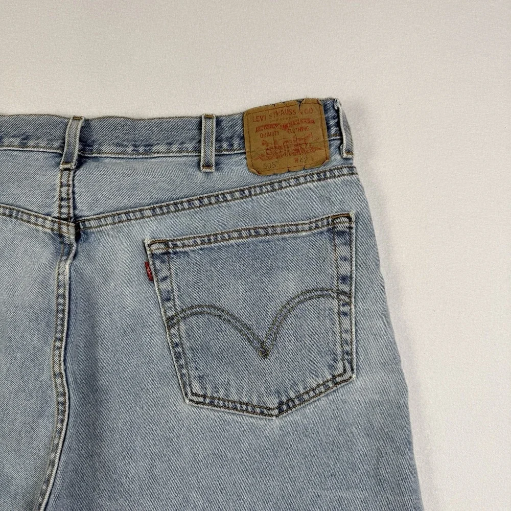 Vintage Levis 505 Mens Shorts Size 42 Distressed Light‎ Wash Blue Denim Sm Flaw